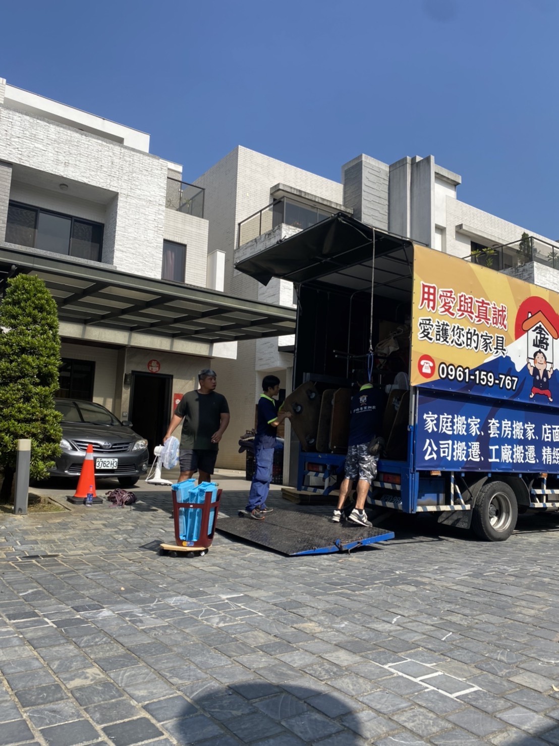 大型傢俱升降尾門平穩裝載